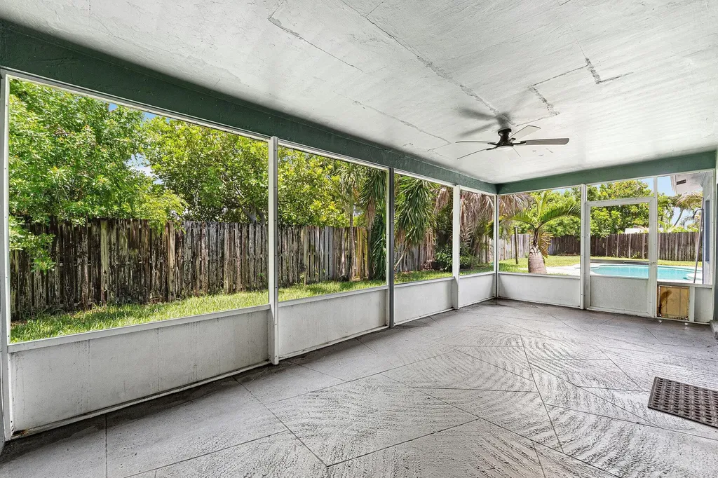301 SE 3rd Street Deerfield Beach FL 33441