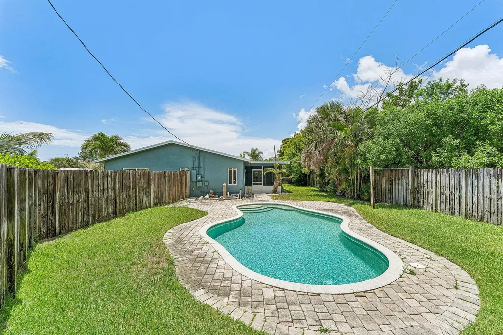 301 SE 3rd Street Deerfield Beach FL 33441