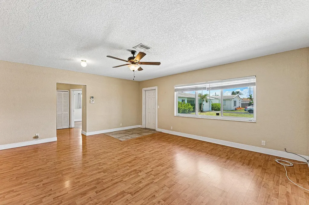 301 SE 3rd Street Deerfield Beach FL 33441