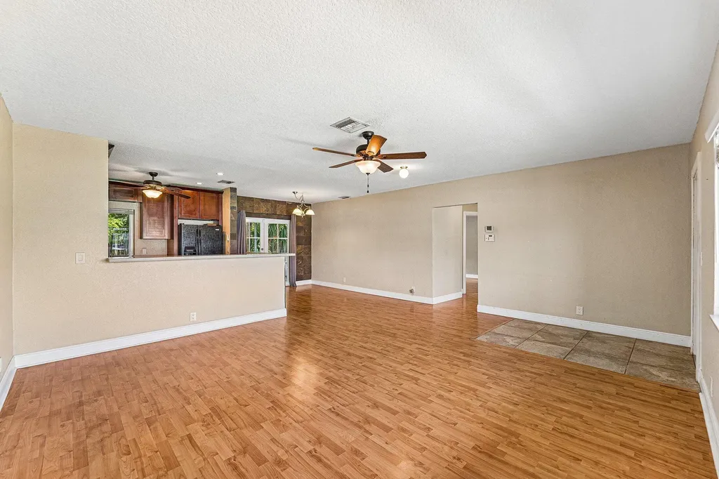301 SE 3rd Street Deerfield Beach FL 33441