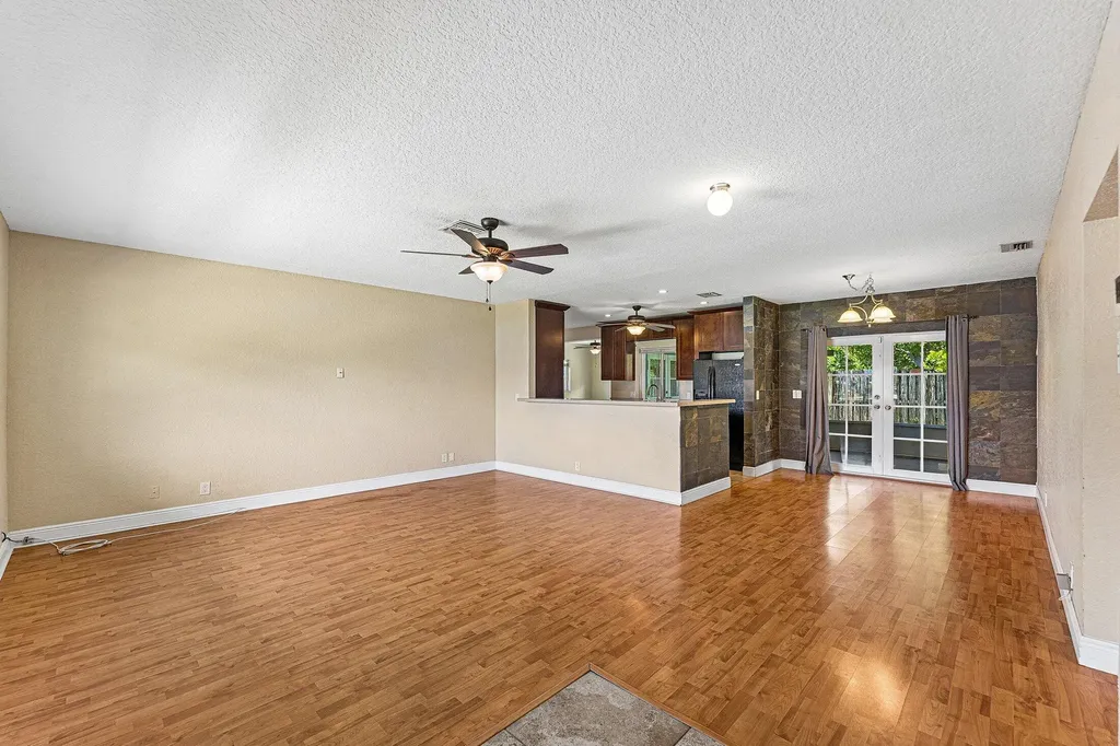 301 SE 3rd Street Deerfield Beach FL 33441