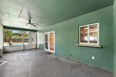 301 SE 3rd Street Deerfield Beach FL 33441