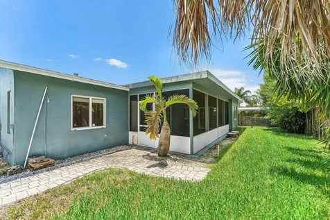 301 SE 3rd Street Deerfield Beach FL 33441