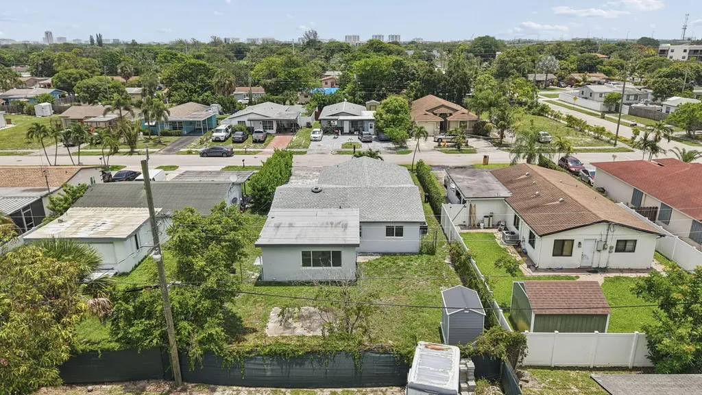 537 NW 2nd Terrace Deerfield Beach FL 33441