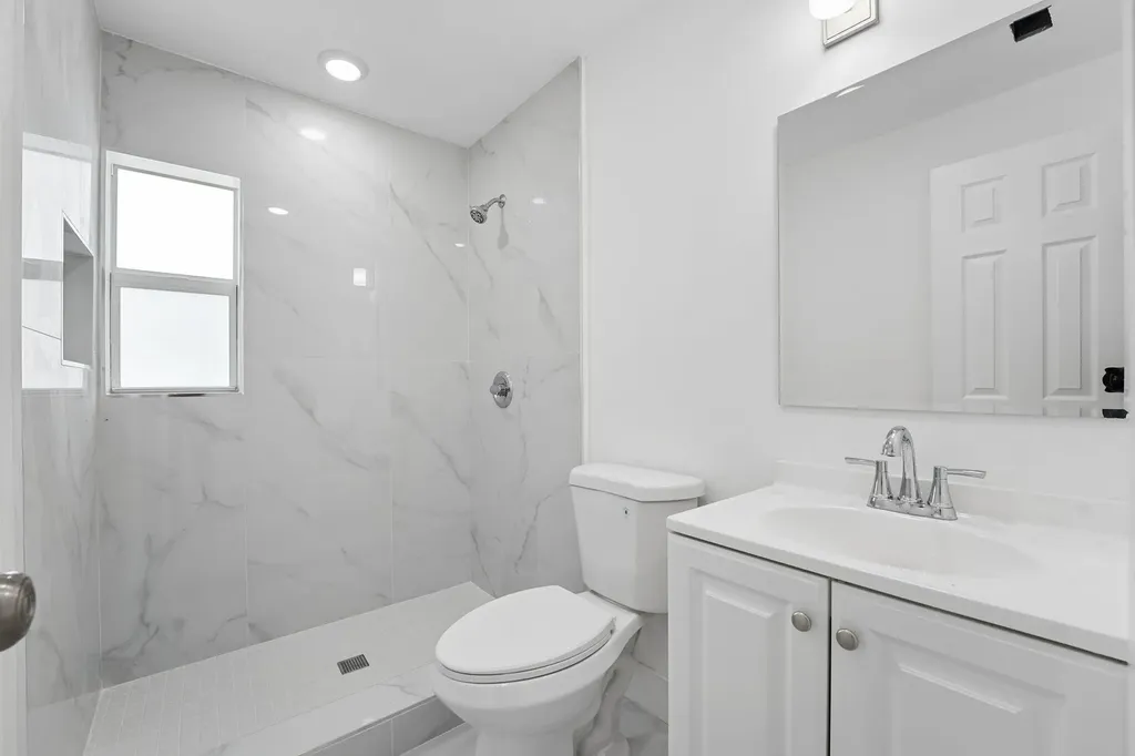537 NW 2nd Terrace Deerfield Beach FL 33441