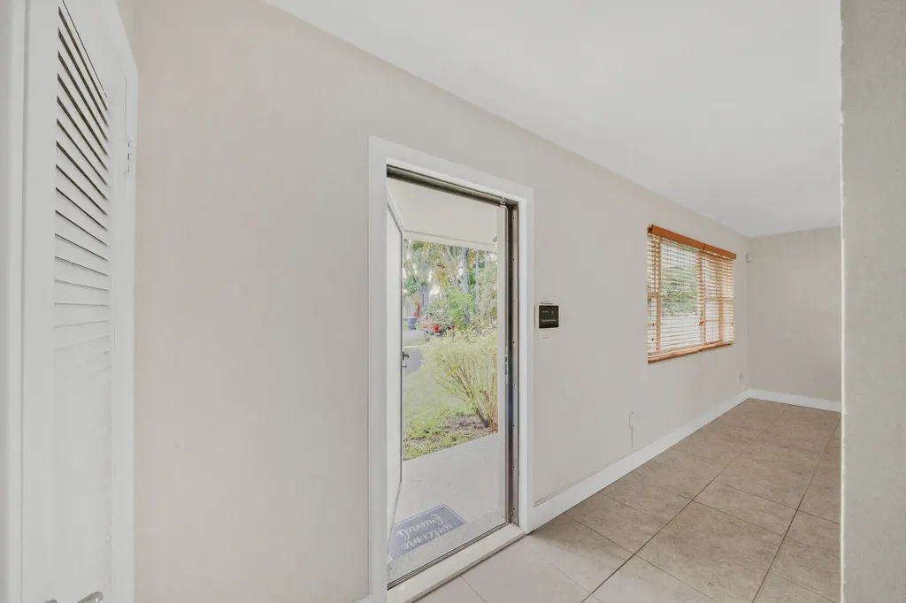 301 N 65th Way Hollywood FL 33024