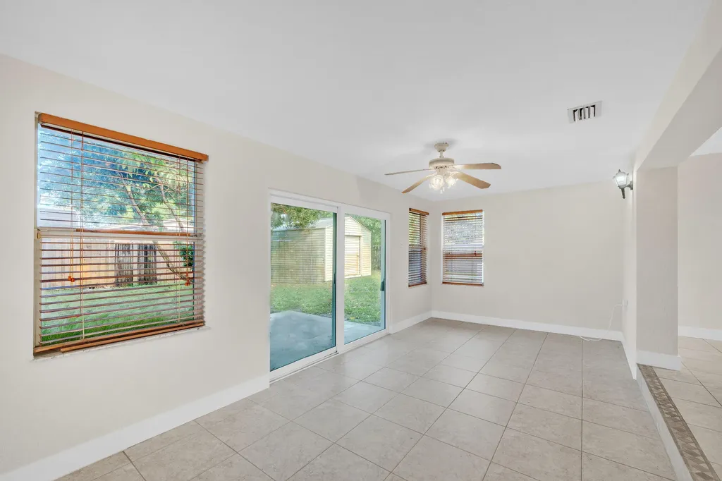 301 N 65th Way Hollywood FL 33024