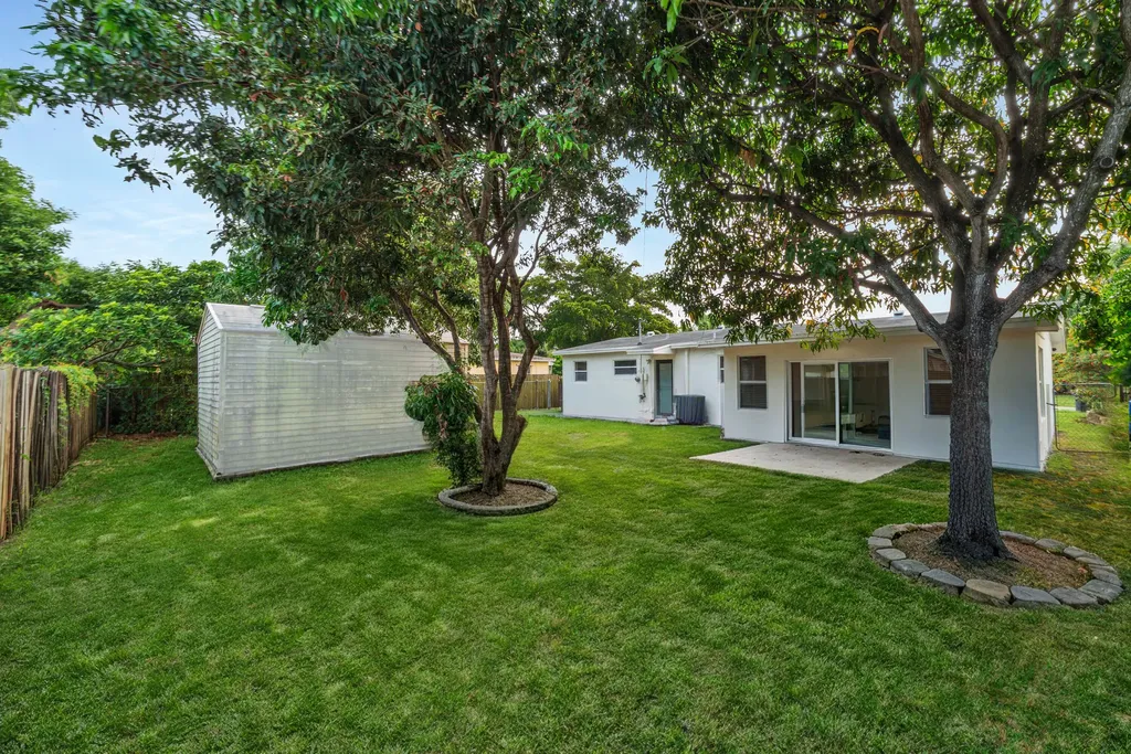301 N 65th Way Hollywood FL 33024