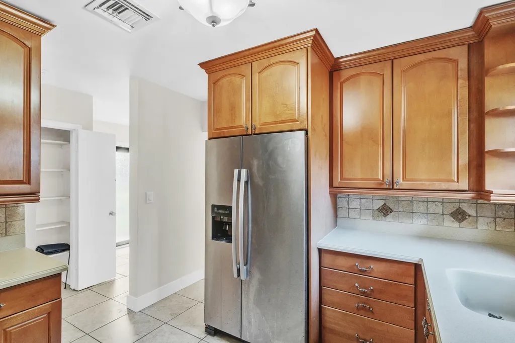 301 N 65th Way Hollywood FL 33024