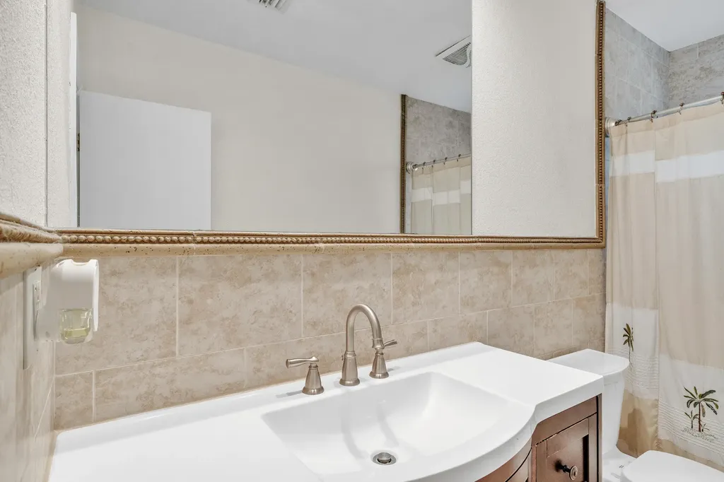 301 N 65th Way Hollywood FL 33024