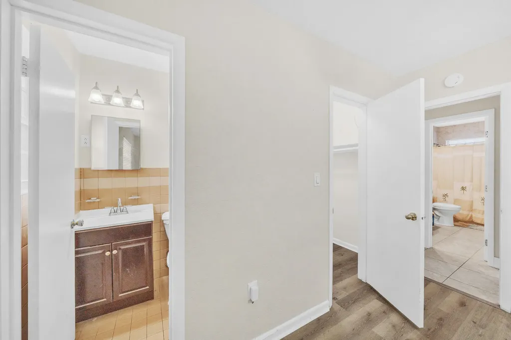 301 N 65th Way Hollywood FL 33024