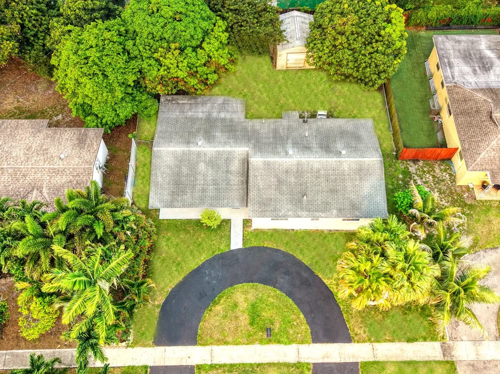 301 N 65th Way Hollywood FL 33024