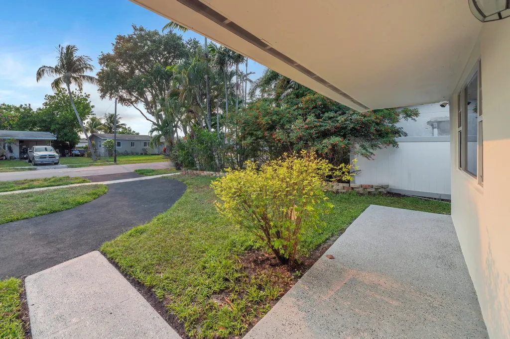 301 N 65th Way Hollywood FL 33024