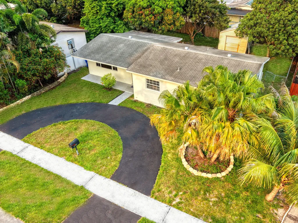 301 N 65th Way Hollywood FL 33024