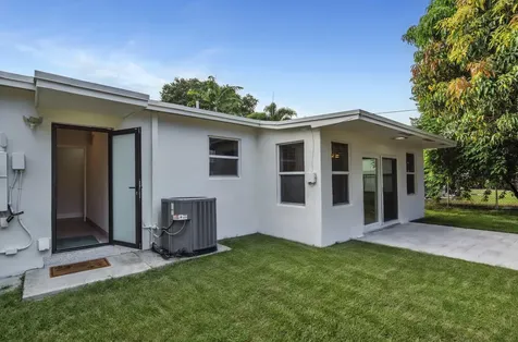 301 N 65th Way Hollywood FL 33024