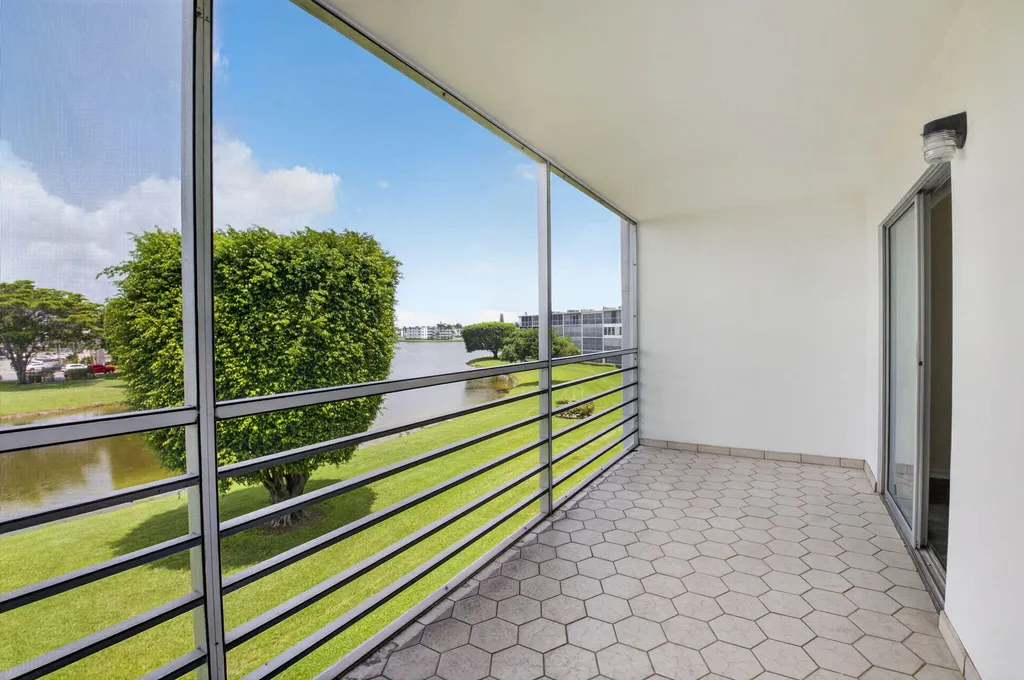 3080 Cornwall D Boca Raton FL 33434