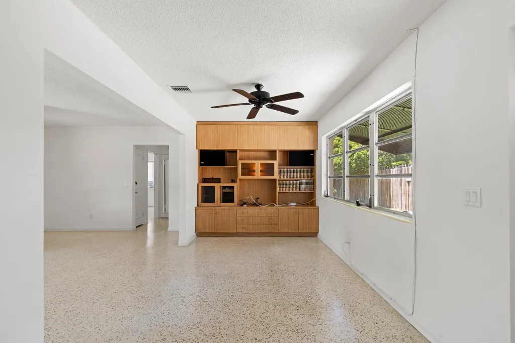 1725 N Lakeside Drive Lake Worth Beach FL 33460