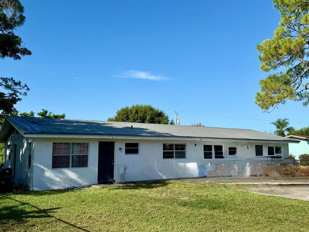 805 S Lake Drive Fort Pierce FL 34982