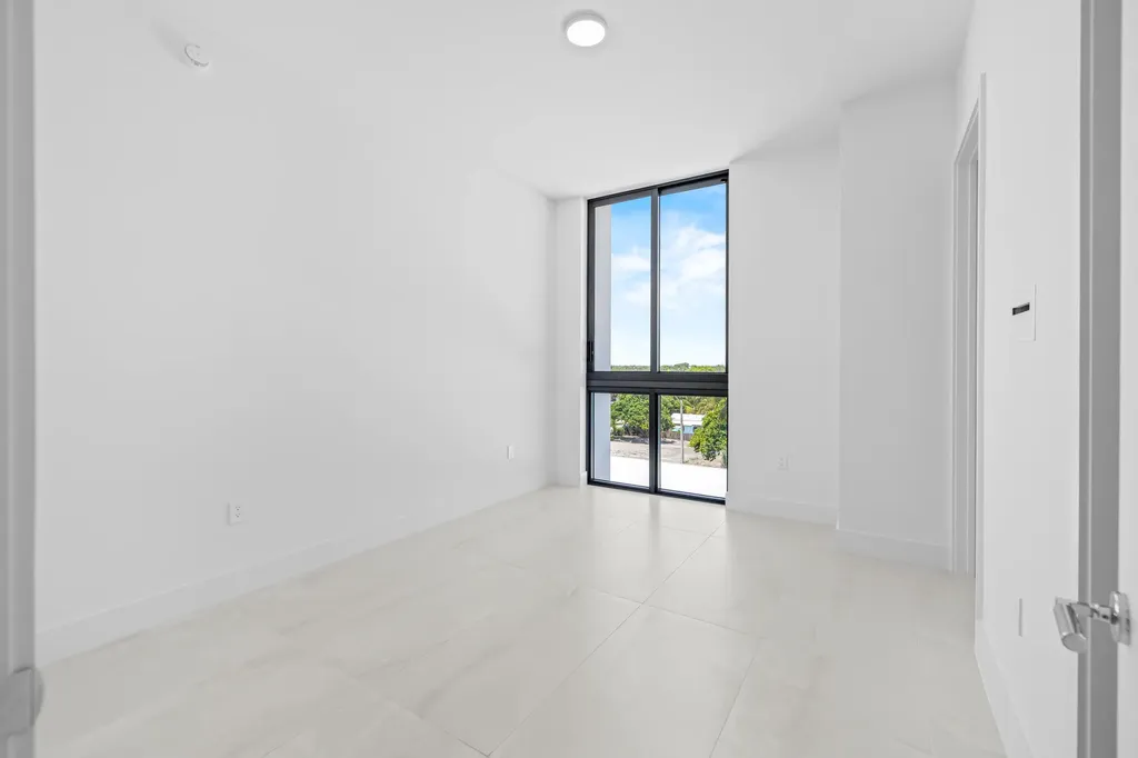 305 Briny Avenue Pompano Beach FL 33062