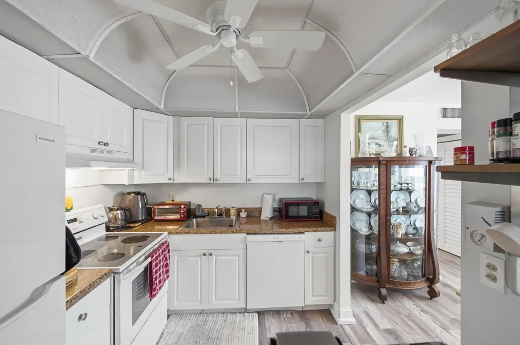 30 Waterford B Way Delray Beach FL 33446