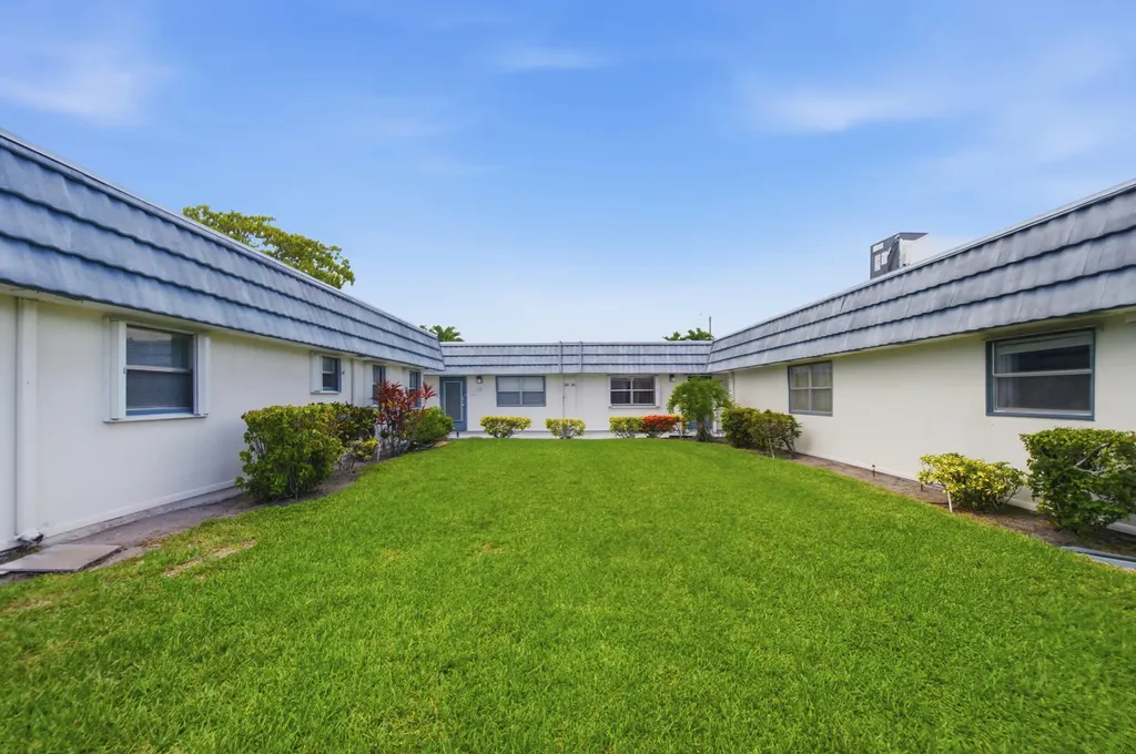 30 Waterford B Way Delray Beach FL 33446