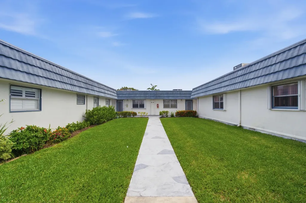 30 Waterford B Way Delray Beach FL 33446