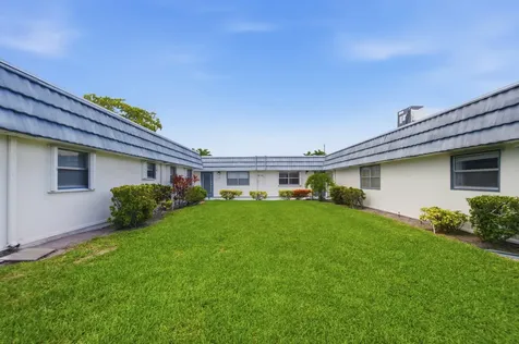 30 Waterford B Delray Beach FL 33446