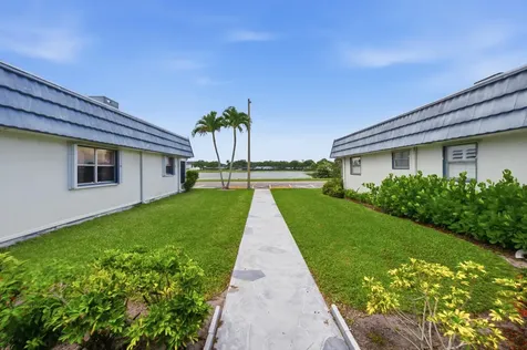 30 Waterford B Delray Beach FL 33446