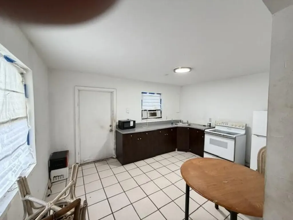 714 S H Street Lake Worth Beach FL 33460