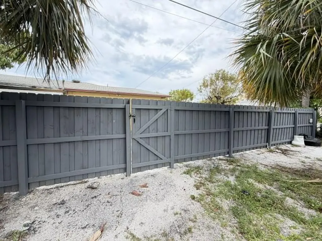 714 S H Street Lake Worth Beach FL 33460