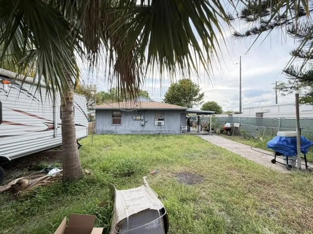 714 S H Street Lake Worth Beach FL 33460