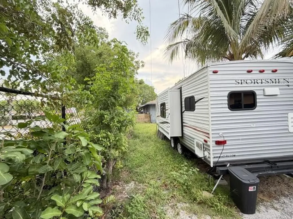 714 S H Street Lake Worth Beach FL 33460