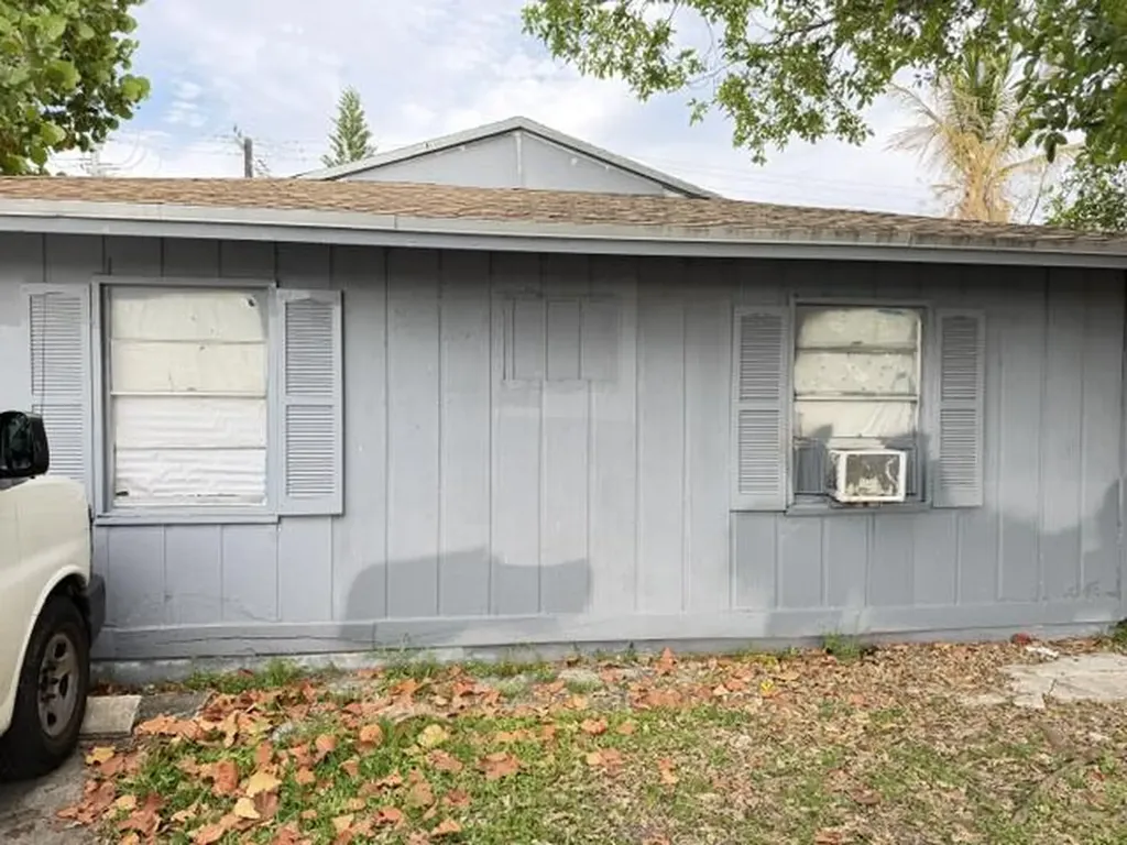 714 S H Street Lake Worth Beach FL 33460