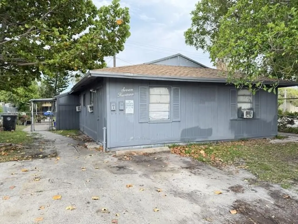 714 S H Street Lake Worth Beach FL 33460