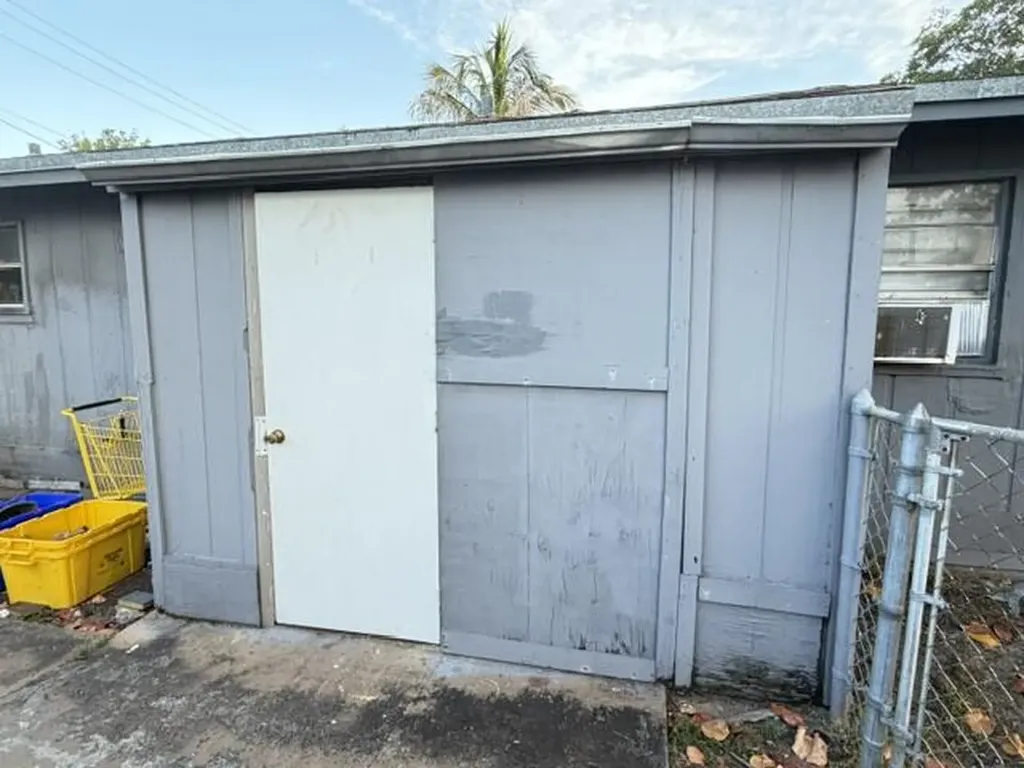714 S H Street Lake Worth Beach FL 33460