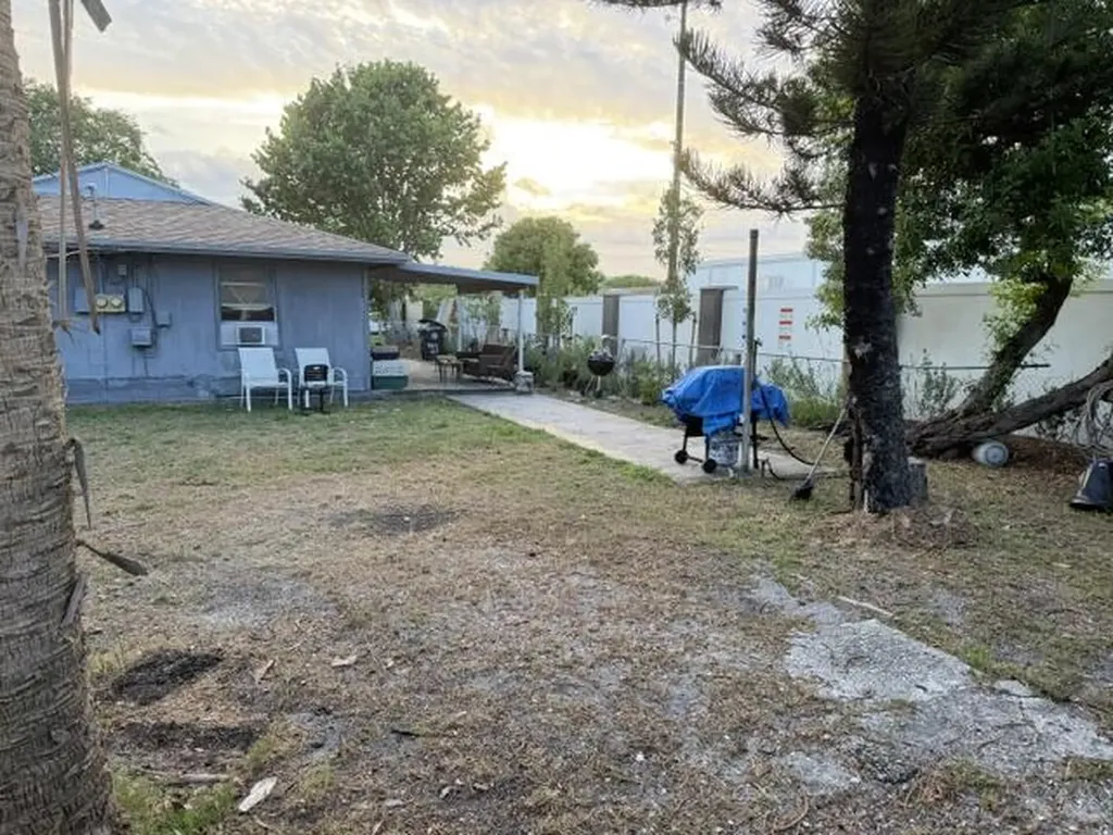 714 S H Street Lake Worth Beach FL 33460
