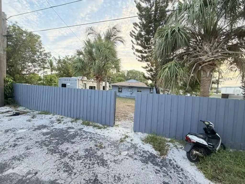 714 S H Street Lake Worth Beach FL 33460