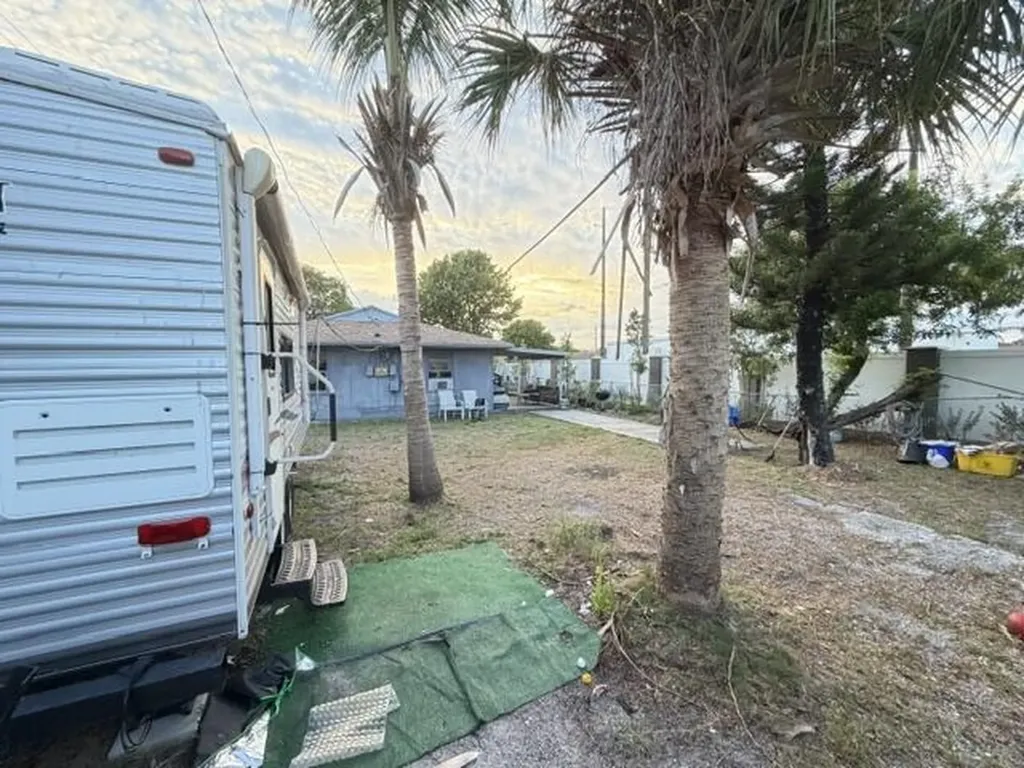 714 S H Street Lake Worth Beach FL 33460