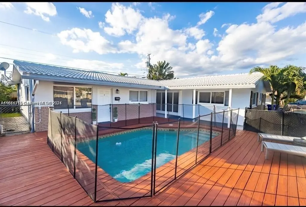 461 SE 1st Terrace Pompano Beach FL 33060