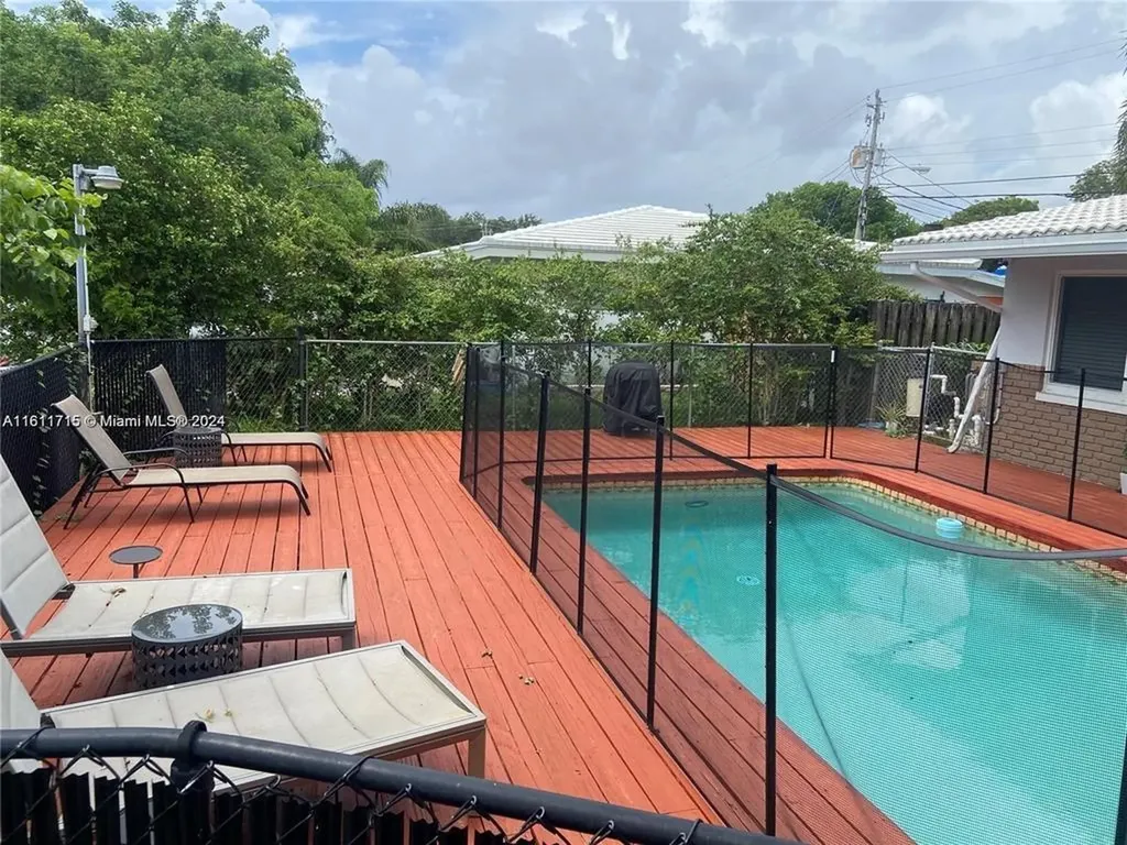 461 SE 1st Terrace Pompano Beach FL 33060