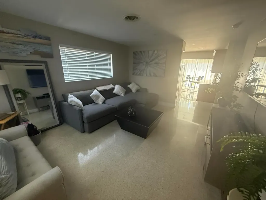 461 SE 1st Terrace Pompano Beach FL 33060