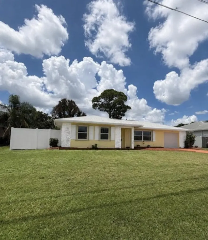 772 SE Thornhill Drive Port St Lucie FL 34983