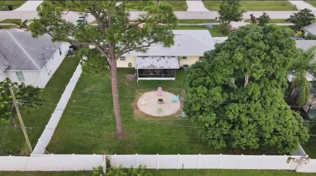 772 SE Thornhill Drive Port St Lucie FL 34983