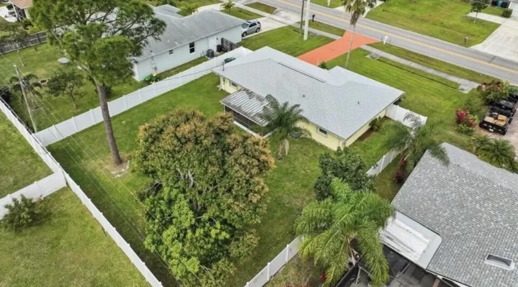 772 SE Thornhill Drive Port St Lucie FL 34983