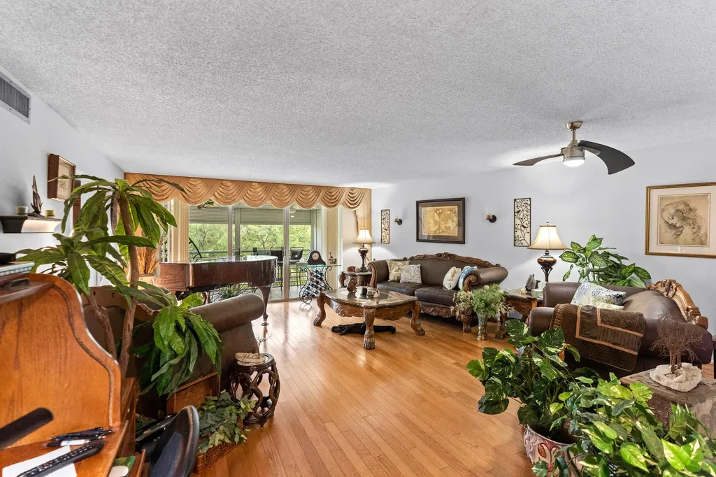625 Oaks Drive Pompano Beach FL 33069