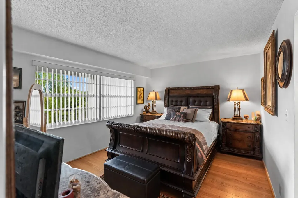 625 Oaks Drive Pompano Beach FL 33069