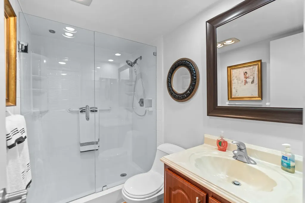 625 Oaks Drive Pompano Beach FL 33069
