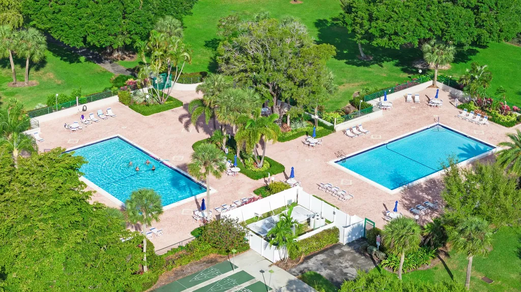 625 Oaks Drive Pompano Beach FL 33069