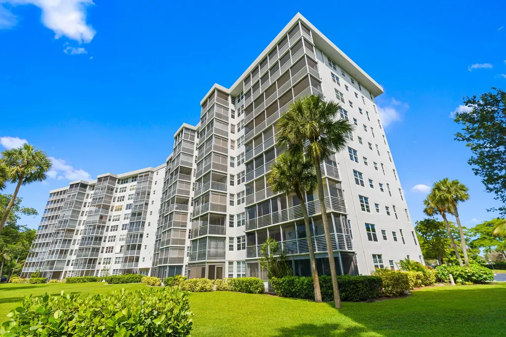 625 Oaks Drive Pompano Beach FL 33069