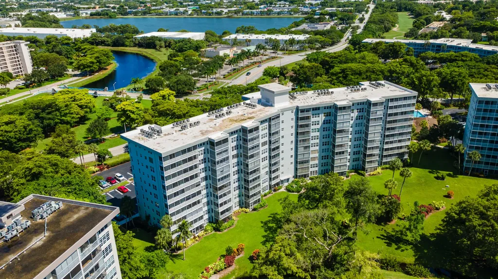 625 Oaks Drive Pompano Beach FL 33069